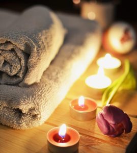 massage-therapy-1584711_1920